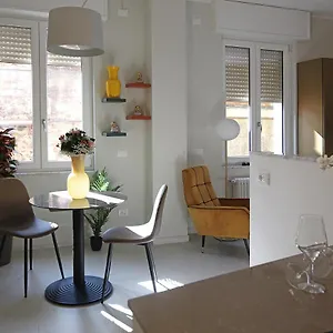  Apartment Romantic Italy